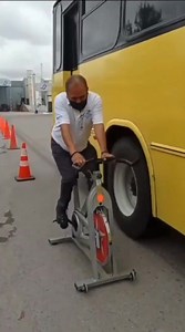 3.4M views · 33K reactions | Esto se debería de aplicar en tu ciudad? Conductores de camiones de San Luis Potosí, México, se subieron a una bicicleta para saber lo que se siente cuando pasan cerca de los ciclistas, comparte y síguenos con un like  | Simplemente Modulando la 57 | Facebook