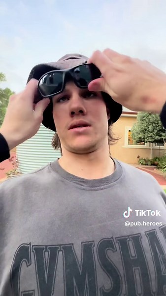 Pub Heroes (@pub.heroes) - When Dad Needs Help: 2 Minutes Turns into 2 Hours!