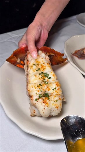Jumbo Western Australian lobster tails are considered excellent, prized for their large size, sweet flavor, firm texture, and significantly higher meat content (around 25% more) than Maine lobsters, offering a rich, less fishy taste that makes them a gourmet delicacy. #goldensteer #lobster #seafood #lobstertail #lasvegas #vegas #eater #vegasdining #unlokt #lasvegasfoodie #foody #food52 #nevada #downtownlasvegas #dtlv #foodandwine #yum #slice #mouthwatering #beststeaksonearth #makeitvegas | Golde