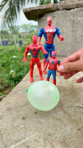 Spider-Man and the Water Bubble Challenge #shortvideo #spiderman #marvel