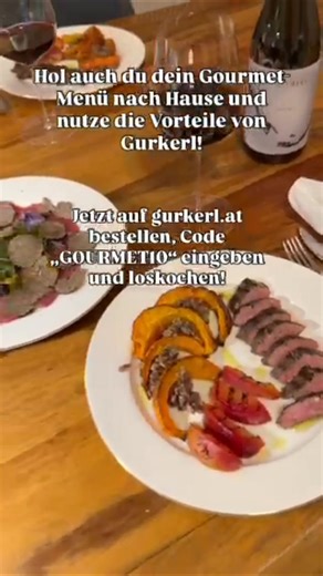 Die Zutaten fürs Gourmet-Dinner bringen wir direkt zu dir nach Hause. Frisch, regional und im gewünschten Zeitfenster geliefert. ⏱️ Mrandmrsgourmet haben’s vorgemacht und unsere vielseitige Wildauswahl entdeckt: 🦌 Rehcarpaccio mit Trüffel & Kale und sous-vide Reh mit Kürbis, Kapern & Zwetschken. 🍽️ Dazu passt perfekt der Pannobile 2021 von Andreas Gsellmann 🍷 Lust bekommen, selbst wild loszukochen? 👉 Mit dem Code GOURMET10 erhalten Neukund:innen 10 € Rabatt https://klick.gurkerl.at/mrandmrsg