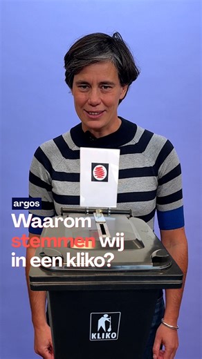 VPRO on Instagram: "Vandaag brengen miljoenen Nederlanders hun stem uit… in een kliko. Waarom stemmen we eigenlijk in een container voor oud-papier? Wat ooit begon als een noodoplossing uit 2006, werd hét symbool van onze democratie. Meer weten? Luister ‘Argos: Is ons kiesstelsel bestand tegen Trumpiaanse toestanden?’ op argosonderzoekt.nl of in je podcast-app. Vanuit Nederland kijken we met afgrijzen toe hoe van Amerika tot Brazilië en Moldavië politici verkiezingsuitslagen in twijfel trekken a
