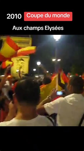 2010 Coupe du monde de en Afrique du Sud Fête aux Champs Elysées #souvenir #2010 #victoire #footbal #retro