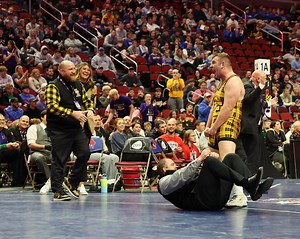 Southeast Polk wrestling cements status as one of Iowa wrestling's best teams ever