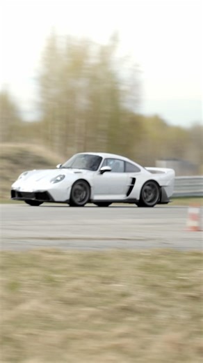 The KALMAR 9X9 pushing harder with every lap. Data collected. Lessons learned. #Kalmar9X9