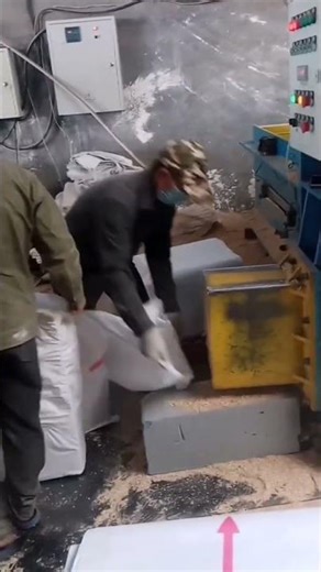 Corn cob bailing machine working