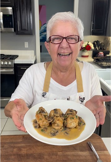 Chicken Involtini Recipe with Mushrooms & White Wine Sauce