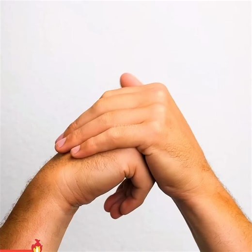 उंगली चटकाने का खौफनाक सच 😱 | Crack Your Knuckles – The Truth You Never Knew 🤯