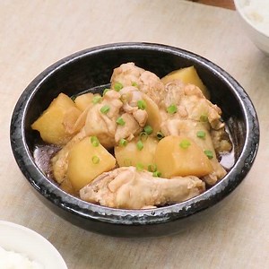 3合炊き炊飯器で！ 鶏肉とじゃがいものオイスター煮のレシピ動画・作り方 | デリッシュキッチン