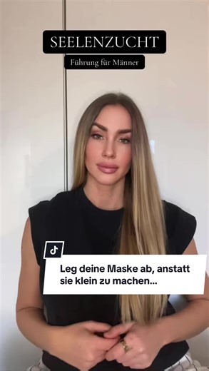 Eine Frau an ihrer eigenen Wahrnehmung bzw. ihrer Intuition zweifeln zu lassen, bis sie innerlich den Boden verliert, ist kein Streitverhalten. Es ist emotionaler Missbrauch! Nicht laut und auch nich offensichtlich. Aber zutiefst zerstörerisch! Wer die innere Klarheit einer Frau angreift, um sein Ego zu schützen, will keine Partnerin. Er will Kontrolle! Und nein….das ist nicht männlich. Das ist schwach‼️ SEELENZUCHT steht für Männer, die Verantwortung tragen können, wenn Wahrheit unbequem wird. 