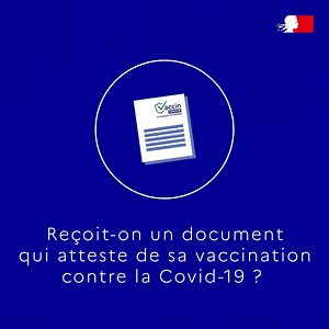 #COVID19 | Reçoit-on un document qui atteste de sa #vaccination contre la Covid-19 ? ✅ Un certificat de vaccination est édité via la plateforme « Vaccin Covid ». Il est ensuite remis au patient lors de sa première injection. Pour savoir si vous êtes éligible à la vaccination, rendez-vous sur : https://www.gouvernement.fr/vaccins | Gouvernement