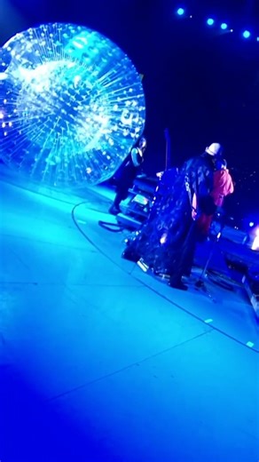 A #throwback to Peter performing 'Growing Up' on the 2003 Growing Up Live tour in Milan.