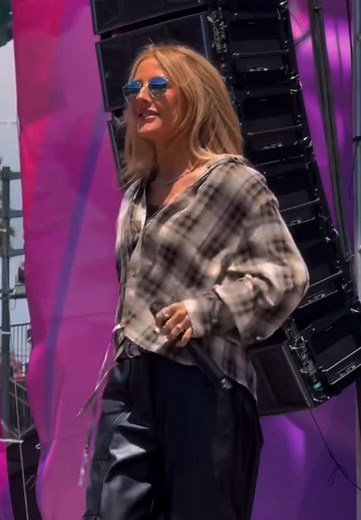 Ellie Goulding's Performance of 'Outside' in San Francisco