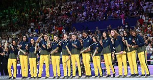 Seleção brasileira feminina de vôlei recebe medalha de bronze nos Jogos Olímpicos de Paris