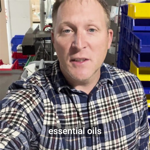 FINALLY, A WAY TO BUY ESSENTIAL OILS DIRECT FROM THE FARM 😍 Support farmers. NOT those who exploit them👎At Nature Packaged we work directly with the farms and sell them directly to you! Every bottle displays the farm's name and comes with the farm's story on our website!🌾 | Nature Packaged