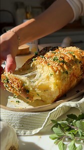 Looking for something to bring to Thanksgiving Dinner? 🦃 This Gruyere & Herb Pull Apart Bread is the perfect side dish! You know what else makes the perfect side dish? lemon lime twist'r 😋✨ | BUBBL'R