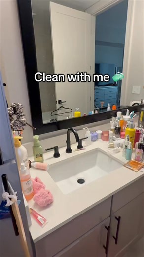 Speed clean and organize with me 🧼. #cleaningservice #fyp #cleaningmotivation #cleaning | Tidy Rooms