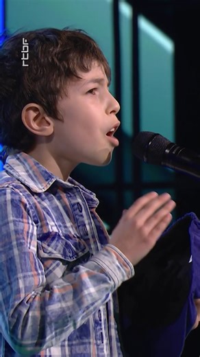 903K views · 21K reactions | Liam émeut les coachs avec un hommage bouleversant à son grand-père Redécouvrez sa prestation complète ➡️ https://www.rtbf.be/article/the-voice-kids-double-joie-pour-un-frere-et-une-s-ur-venus-tenter-leur-chance-ensemble-11620061 | The Voice Belgique - RTBF | Facebook