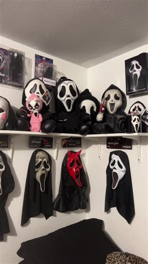 collection keeps growing 🥹 #ghostface #scream #collection #horror #horrorcollector #horrorcolletion #horrorcommunity #scary #spooky #halloween #scarymovies #fyp #collectibles #funkopops