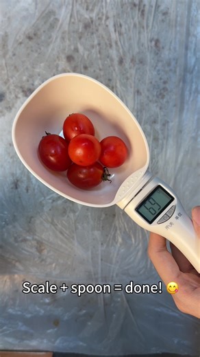 This scoop scale is great for portion control and meal prepping. #scoopscale #portioncontrol #ticktockfinds
