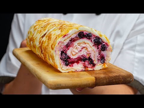 How easy it is to make meringue roulade with black currant! An ideal dessert!