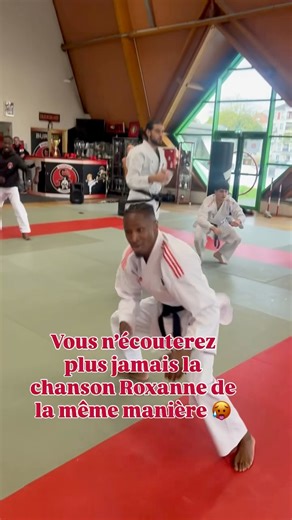 À chaque fois qu’il dit Roxanne dans la chanson, il faut faire un enchaînement et un sprawl 🫨🥋 Je vous laisse essayer, vous me direz ce que vous en pensez 🤗👊🏾💥 . . . . . . . . . . #karate #Roxanne #hardtraining #trainingday #preparationphysique #🥵 #training | Davy Dona Hurricane