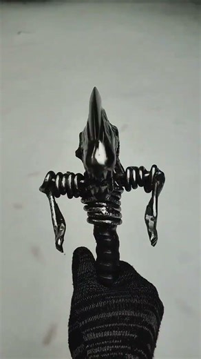 #Alien#Artisan#The head and body are all made by hand. Just connect them with a wooden han