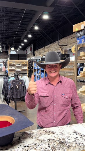 Shaping this Rodeo King 7x charcoal🤠 El Herradero Western Outfitters📍 #horma #westernwear #beaver #cowboys #custom