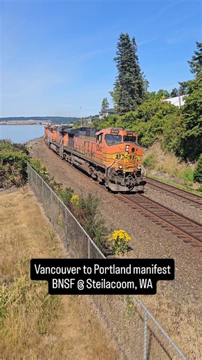 BNSF H-VBTABN manifest rolling south along Puget Sound at Steilacoom, WA #railway #train #railfan #railroad #bnsf | Willamette Valley Railfan