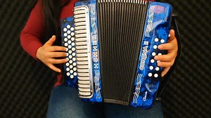 11K views · 186 reactions | Clases de acordeón a cualquier parte del mundo a través de Skype o Facebook. Solicita información y recibe tu primera clase en video TOTALMENTE GRATUITA OBTENER INFORMACIÓN clases.iramgallardo.com | Iram Gallardo | Facebook