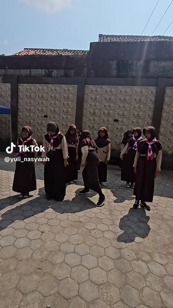 Yel-Yel Gerak Jalan Seru untuk Anak SD
