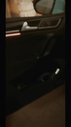 Instalacion de iluminación a este VOLKSWAGEN GOLF SPORTVAG La iluminación se instala en: SALPICADERO PUERTAS DELANTERAS PUERTAS TRASERAS SALPICADERO La iluminación se controla desde una aplicación móvil, dispone de 256 y más de 200 tipos de iluminacion distintas Revisión de km y errores Quieres saber que extras se le pueden activar a tu modelo. PREGUNTA SIN COMPROMISO WhatsApp 625694813 ACTIVACIONES ILIMITADAS POR TAN SOLO 35 EUROS!!! activación de extras sin instalacion a traves de obd ➡️ codif