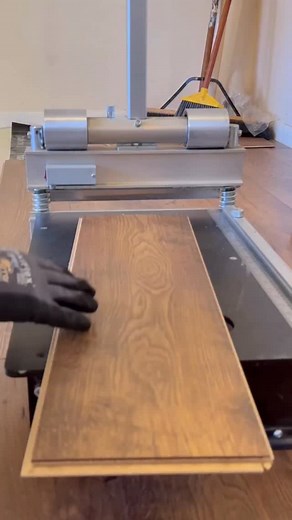 Flooring installers, take note! Using mallets on plank edges can damage locking systems and cause floor failure. Stay updated with the best tools for click-lock flooring by visiting @tools4flooring Link in my profile! #flooring #hardwoodflooring #flooringbusiness #tips #remodel #lvpflooring #lvp #flooringinspo #homeimprovement #homeinterior #homerenovations #businessowner #carpetflooring #carpet #laminateflooring #laminate #floorcovering #flooringtrends #flooringexperts | Foothills Flooring
