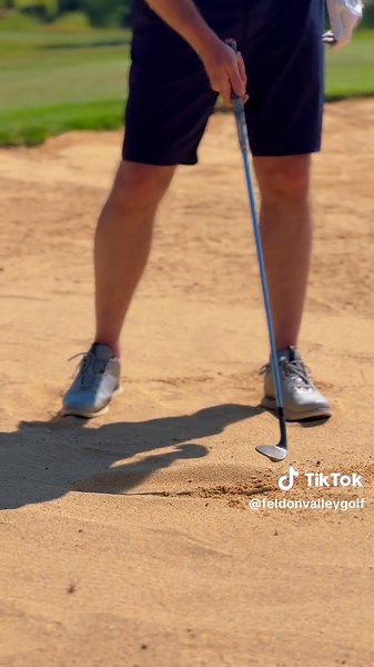 How to tackle difficult bunker shots ⛳️ #fyp #golf #golftok #fy #golftips