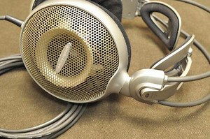 Best Flat Response Headphones (8 To Consider) | Home Studio Connection