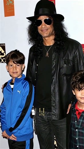 Slash Kids Moment #slash #rockdad #rockfamily #gunsnroses #legendaryguitarist #shorts #viral
