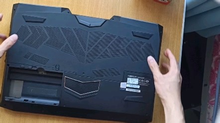 蓝天P775tm准系统机皇更换CPU，清灰换硅脂