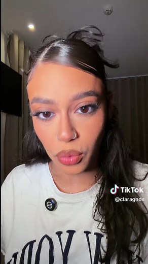 Penteado fácil da Clara: ideia rápida para cabelo liso
