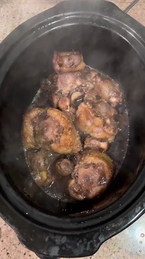 Tender Slow Cooker Oxtail Recipe