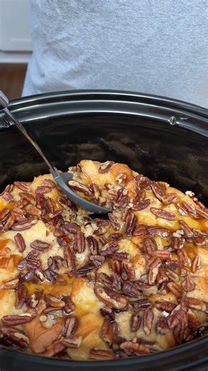3.4K views | Crockpot Pecan Pie Bread Pudding Y'all gotta try this delicious crockpot dessert this season. It's sure to be a hit at the dinner table.  This video was produced by Network Media and Sean Alexander | It Is Cookin | Facebook