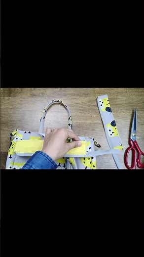 How To Make a Zipper Tote Bag Into Crossbody Bag | DIY Zipper Tote Bag Into Crossbody Bag
