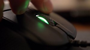 Caucasian Male Hand Using Computer Mouse: стоковое видео (без лицензионных платежей), 1065251557 | Shutterstock