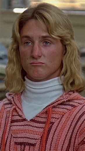 so.arte/SeanPenn 🎬 Sean Penn – Als Kind der Gegenkultur der 60er verkörpert er im Laufe seiner Schauspielkarriere die unbequemen Charaktere so eindrucksvoll, dass er unter anderem zwei Oscars und ein Golden Globe dafür erhalten hat. Mit Gespür für das Subversive erzählt er Geschichten von Freiheit, Schuld und Menschlichkeit – vor und hinter der Kamera. 🎬Die ganze Doku findet ihr in der Mediathek so.arte/SeanPenn | Arte