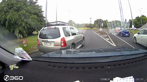 139K views · 943 reactions | "Cairns FNQ Women attempts to evade police and drive on to oncoming traffic misses and hits traffic lights. " Two people submitted perspectives of this within a few minutes so we combined them. Send us a video: https://dashcamownersaus.wetransfer.com/ Use code DCOA5 for 5% off: https://dashcamownersaus.com.au/ | Dash Cam Owners Australia | Facebook