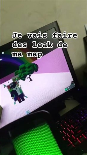 #roblox abonne toi nom du jeux fait des cache cache avec tes amis