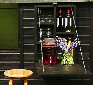 Perfect for hosting a drinks party in your garden. This Murphy Bar is a great addition to your garden. | B&Q