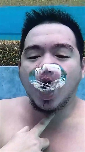 Burp RC Cola vs Fruit Soda Pomelo Underwater