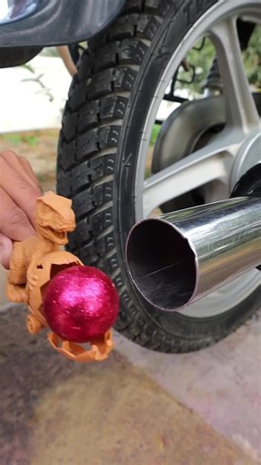 Stunning Red, Green, and Gold Color Combinations