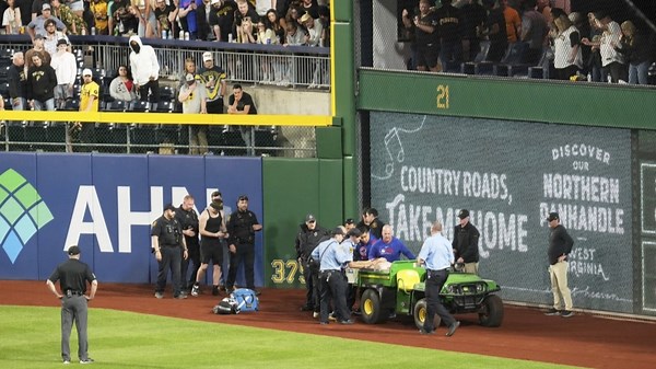 Fan falls from 21-foot wall at PNC Park during Pirates-Cubs game