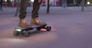 StarkBoard lets you skate remote-free